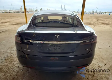 2013 Tesla Model S from USA, damaged, VIN 5YJSA1AG7DFP13525